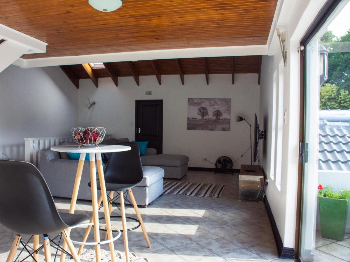 Zwelakho Furnished Apartments The Cube Johannesburg Bagian luar foto