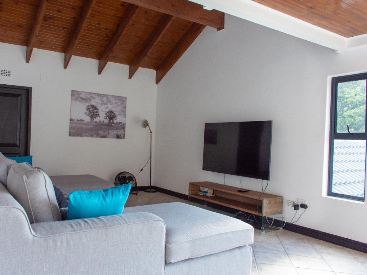 Zwelakho Furnished Apartments The Cube Johannesburg Bagian luar foto