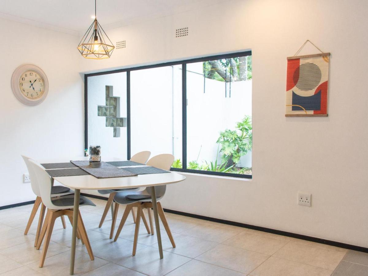 Zwelakho Furnished Apartments The Cube Johannesburg Bagian luar foto