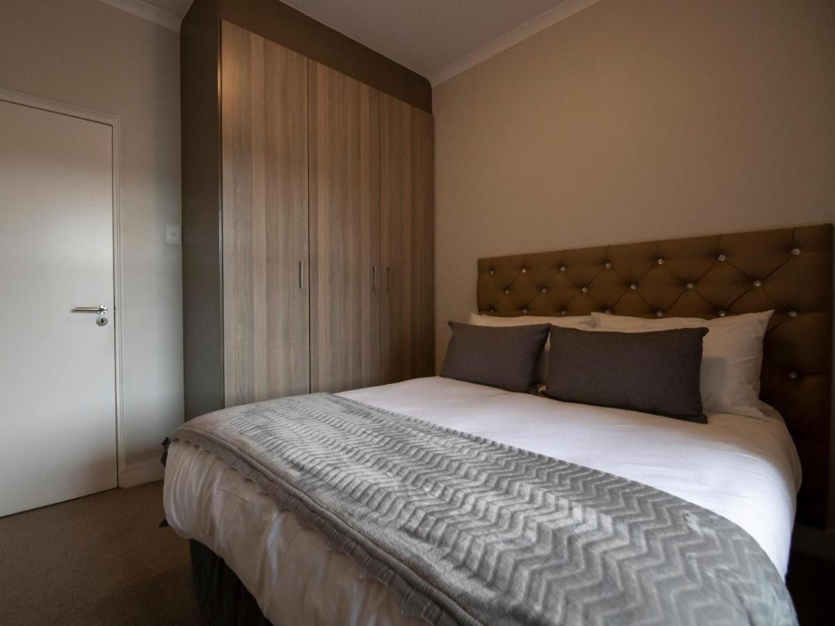 Zwelakho Furnished Apartments The Cube Johannesburg Bagian luar foto