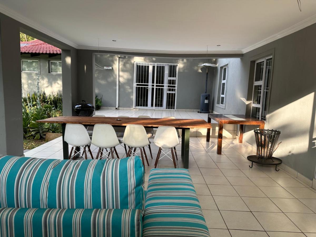 Zwelakho Furnished Apartments The Cube Johannesburg Bagian luar foto