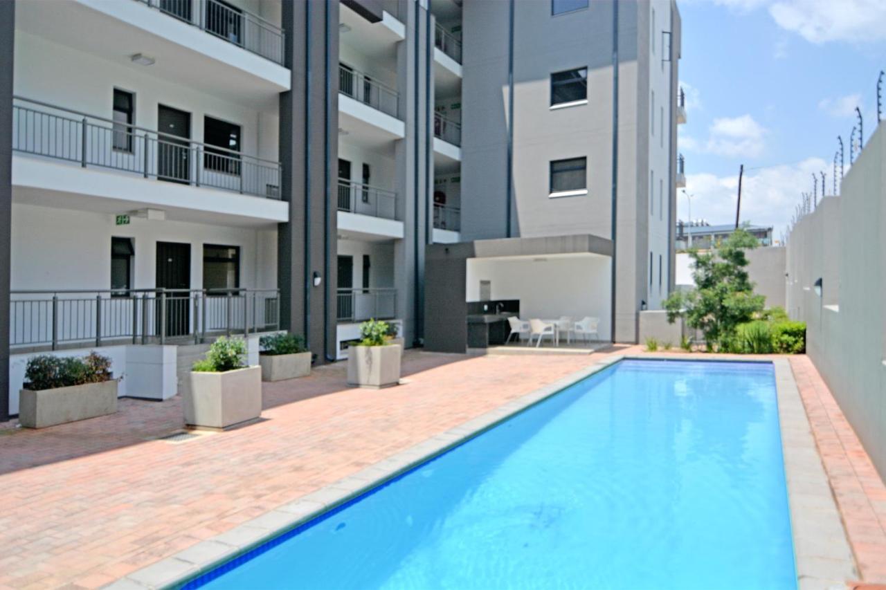 Zwelakho Furnished Apartments The Cube Johannesburg Bagian luar foto