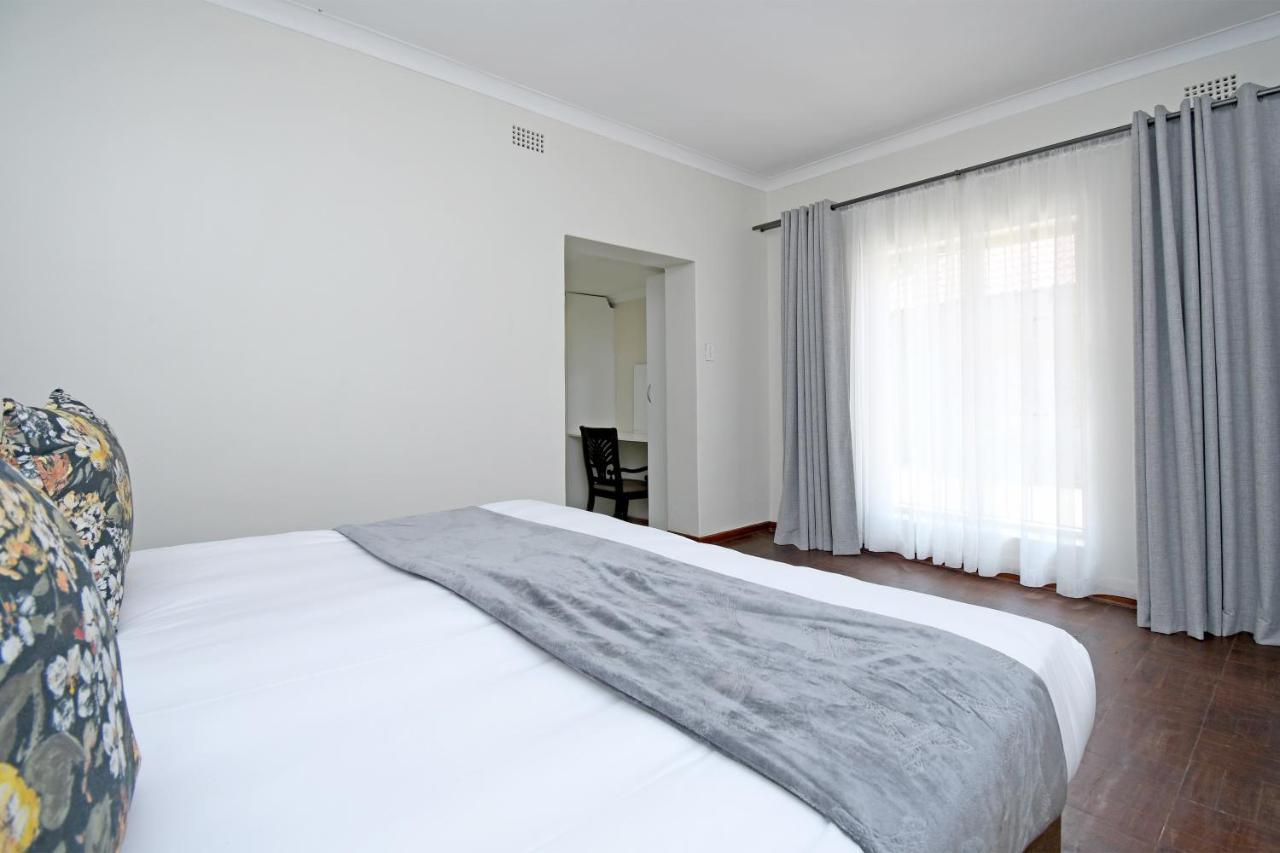 Zwelakho Furnished Apartments The Cube Johannesburg Bagian luar foto