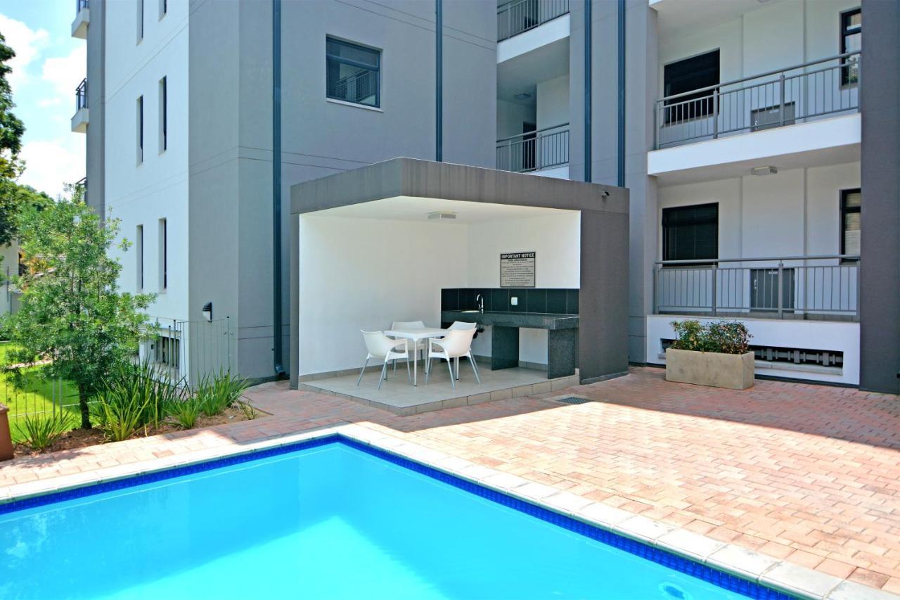 Zwelakho Furnished Apartments The Cube Johannesburg Bagian luar foto