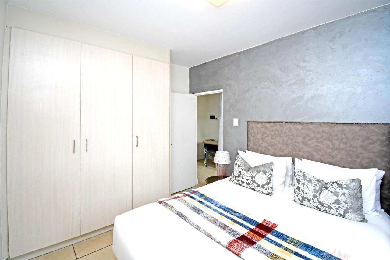 Zwelakho Furnished Apartments The Cube Johannesburg Bagian luar foto