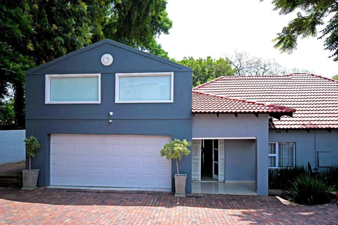 Zwelakho Furnished Apartments The Cube Johannesburg Bagian luar foto