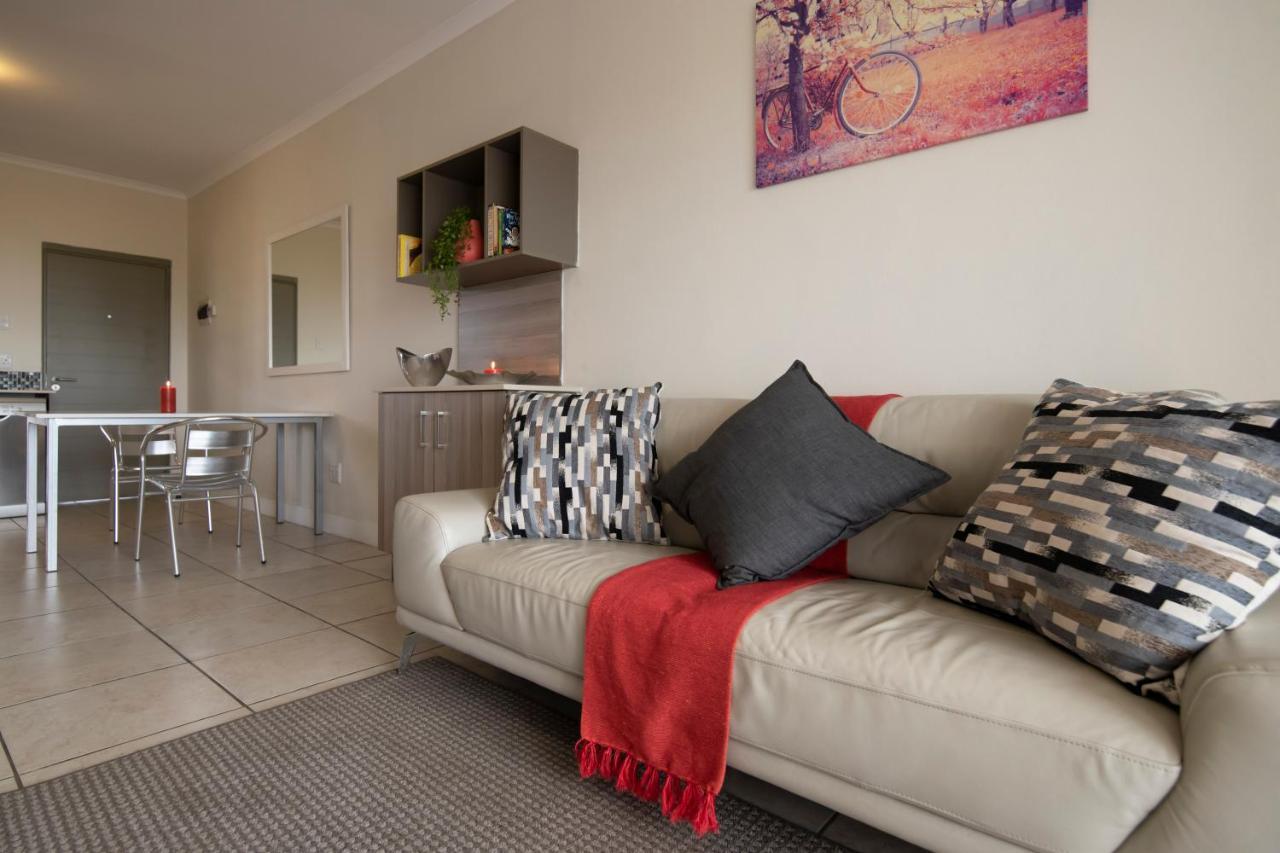 Zwelakho Furnished Apartments The Cube Johannesburg Bagian luar foto